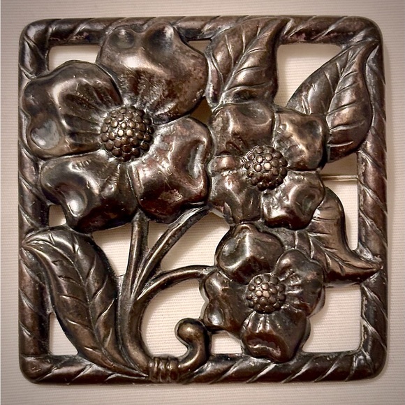 VINTAGE DANECRAFT STERLING SILVER FLORAL BROOCH designed by - VICTOR PRIMAVERA. - Picture 1 of 4